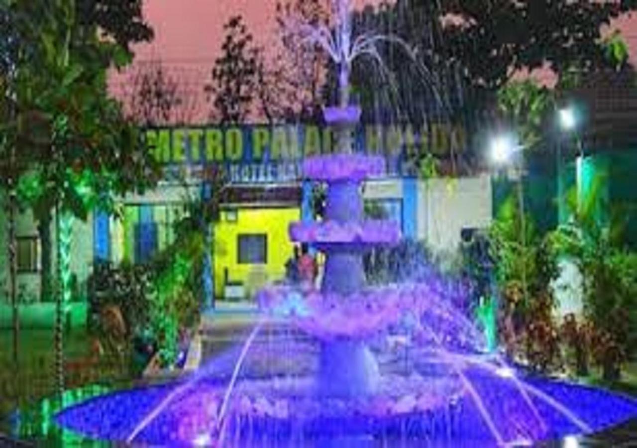 Hotel Metro Palace Resort Karjat Esterno foto