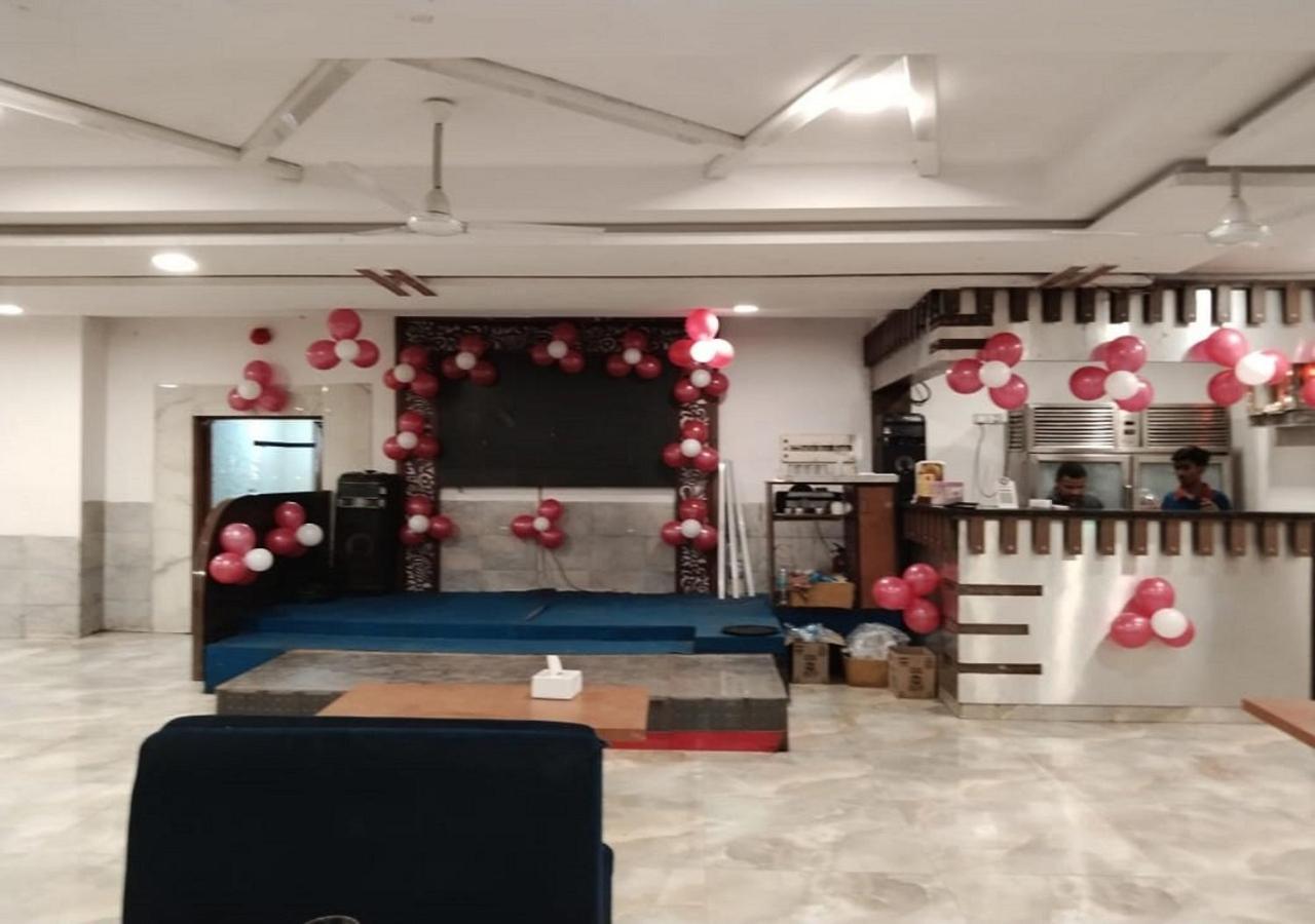 Hotel Metro Palace Resort Karjat Esterno foto