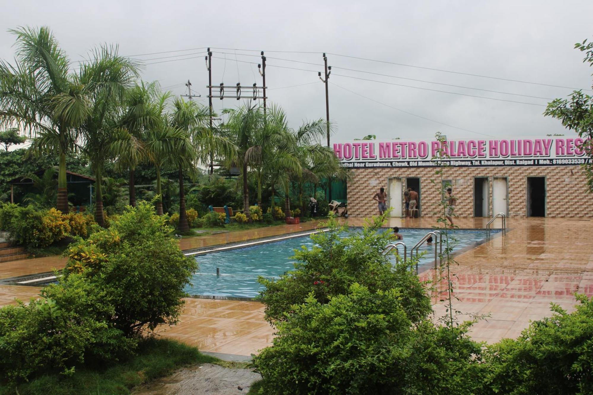 Hotel Metro Palace Resort Karjat Esterno foto